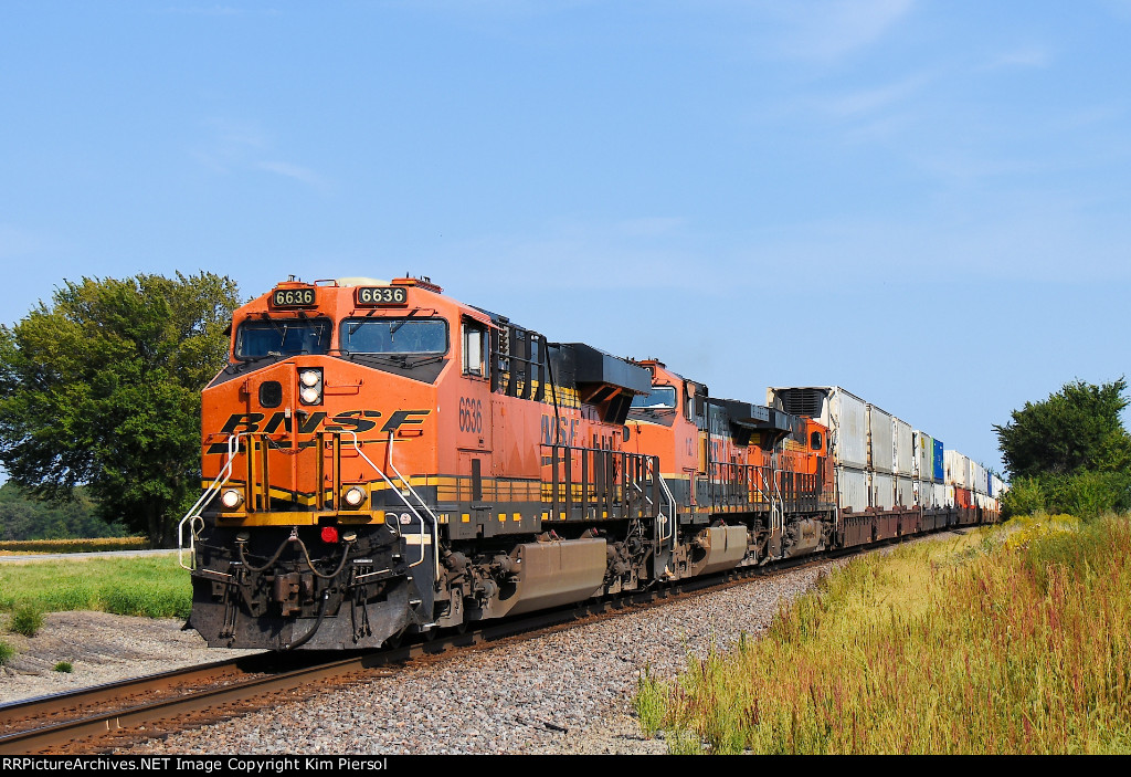 BNSF 6636 1112 6687